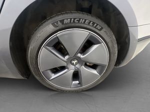 Tesla Model 3 bild 28