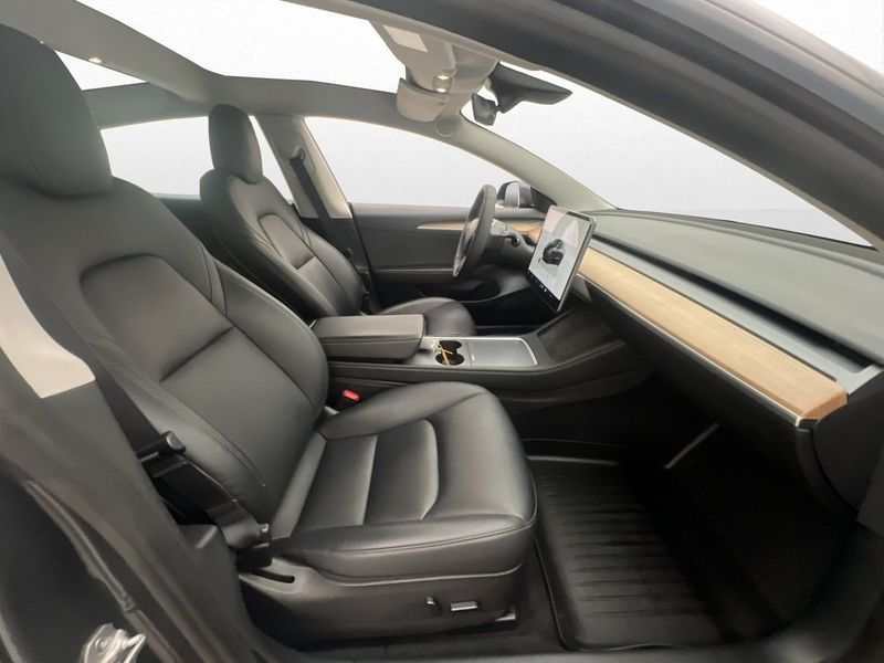 Tesla Model 3 bild 23