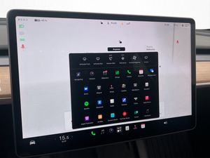Tesla Model 3 bild 18