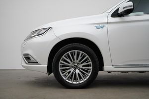 Mitsubishi Outlander bild 2