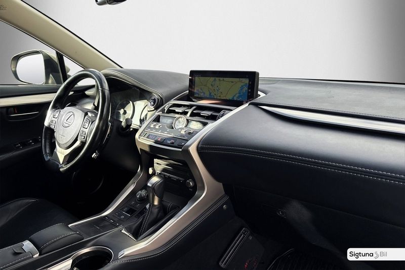 Lexus NX bild 13