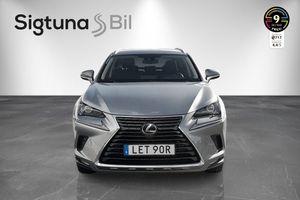 Lexus NX bild 2