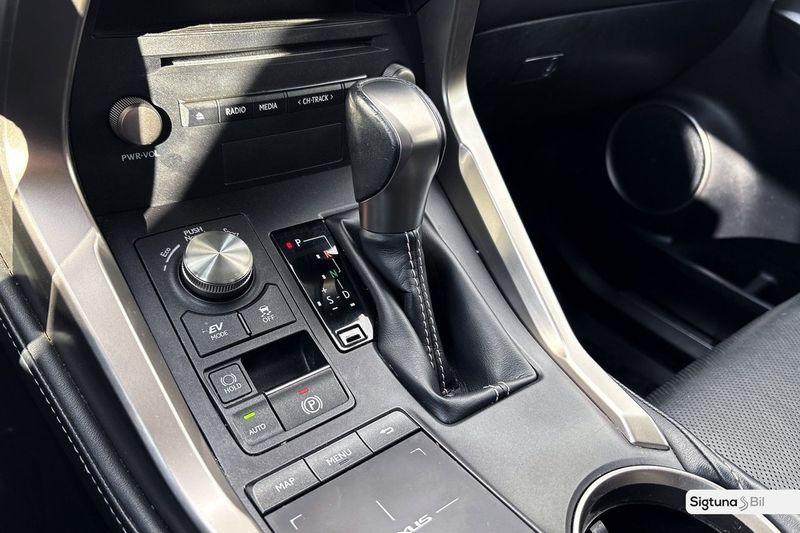 Lexus NX bild 20