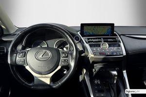 Lexus NX bild 12