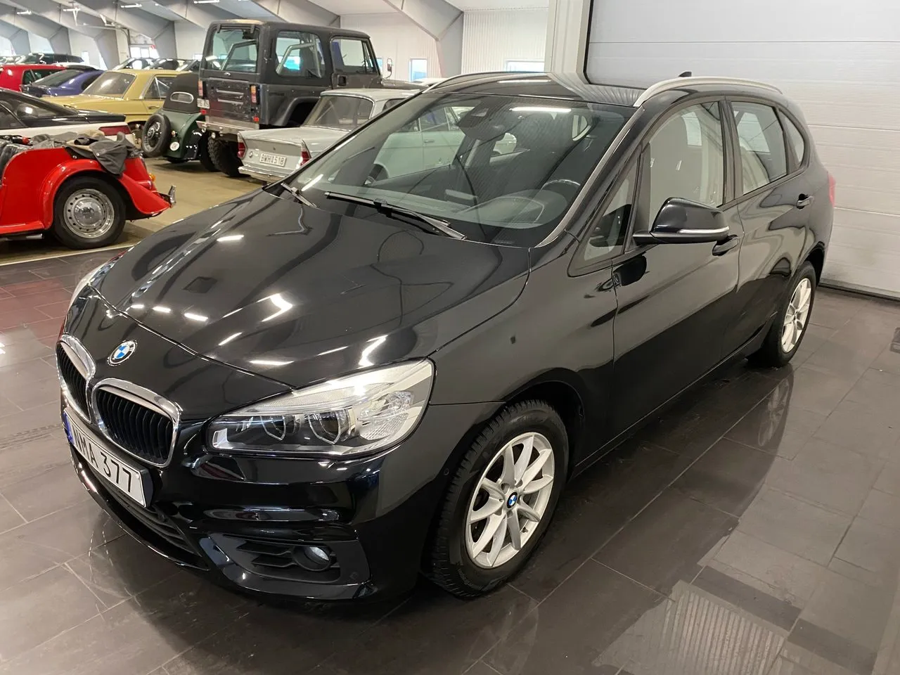 Vehicle image 4