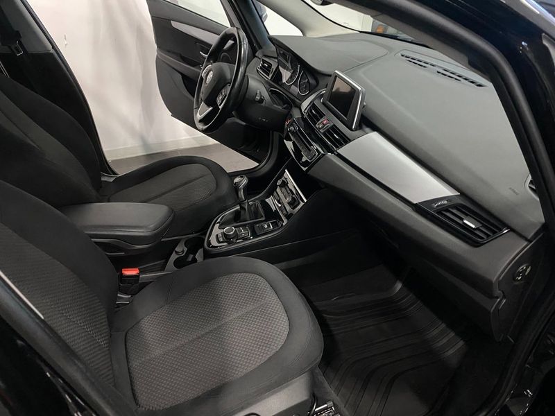 BMW 218 bild 16