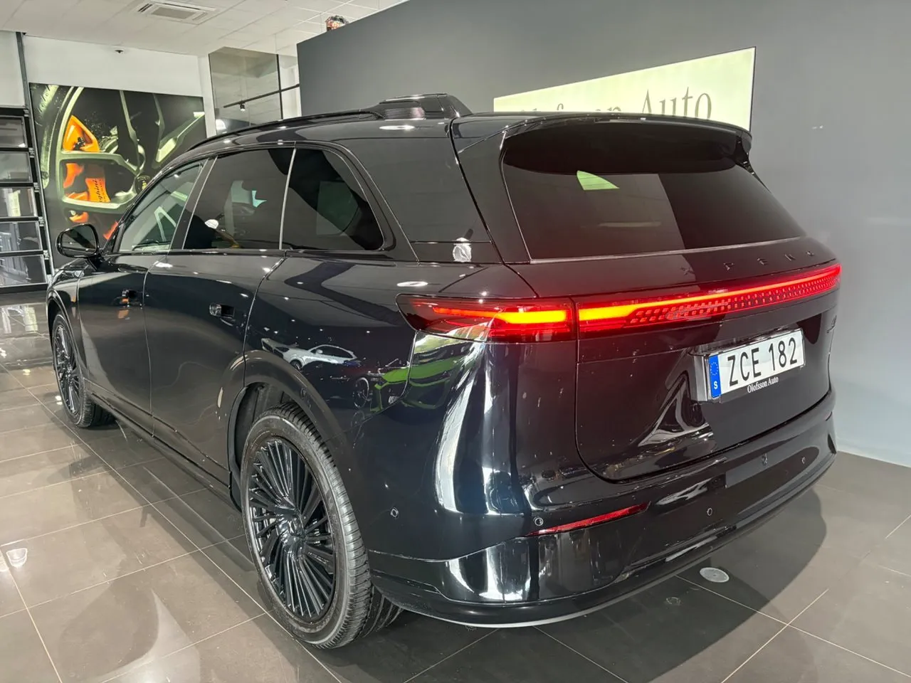 Vehicle image 9