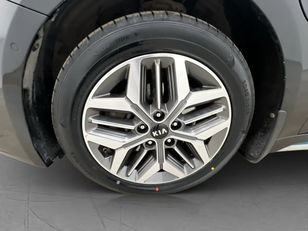 Vehicle image 37