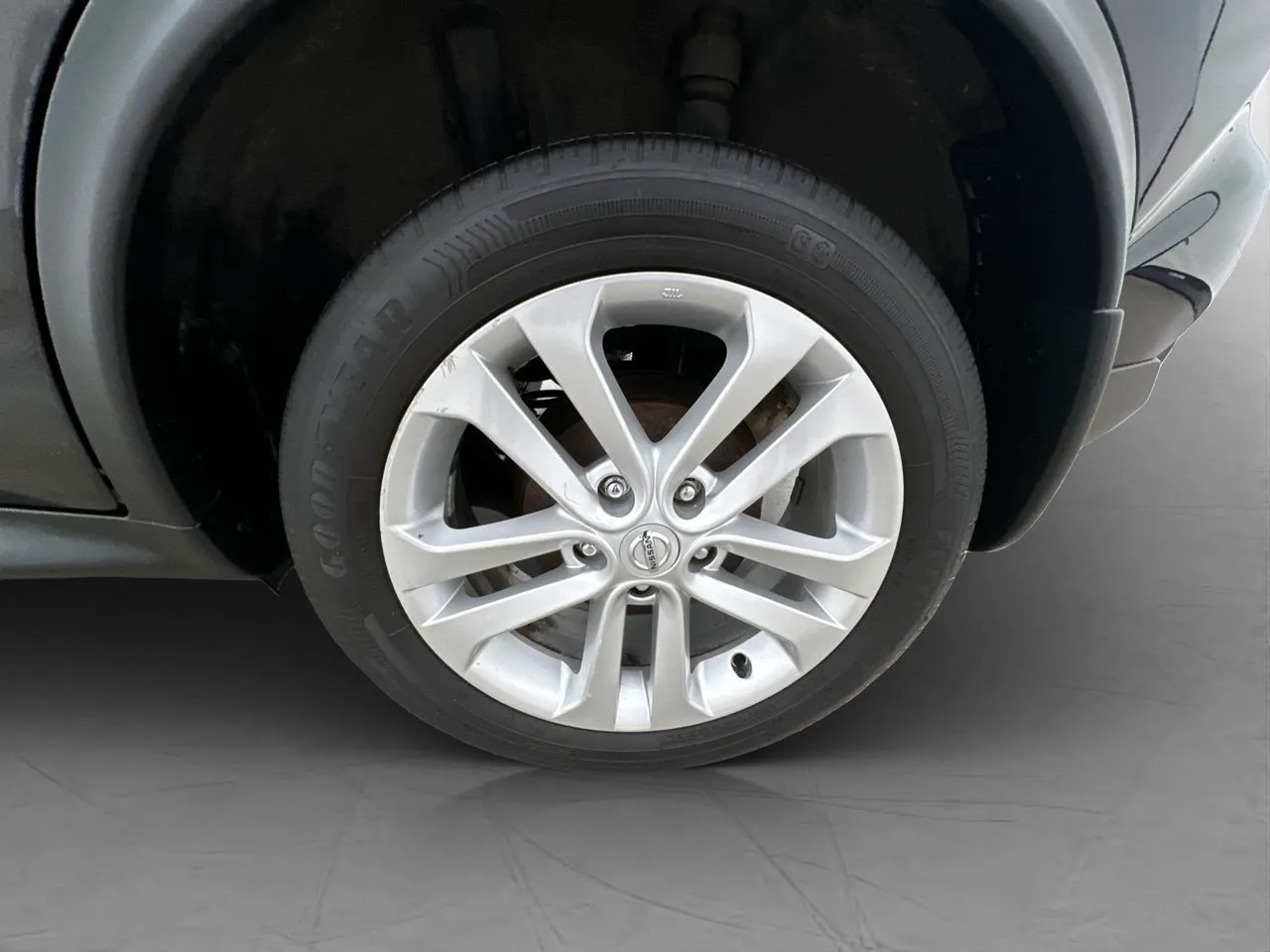 Vehicle image 25