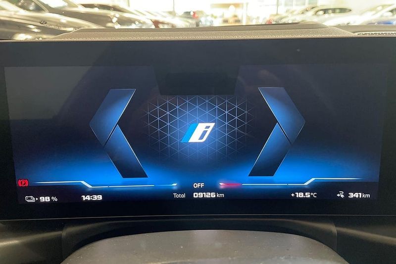 BMW i4 bild 14