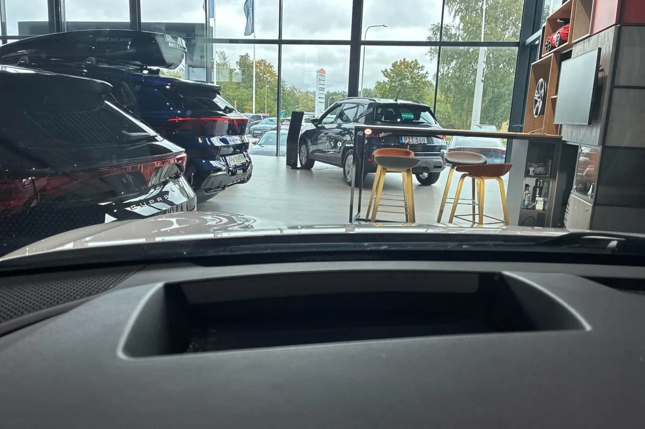 Vehicle image 29