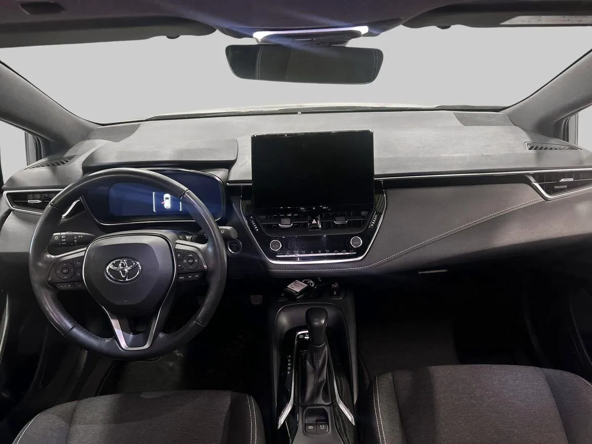 Vehicle image 11