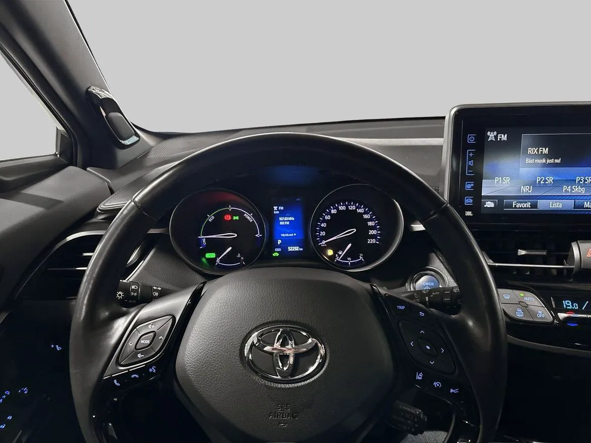 Vehicle image 14