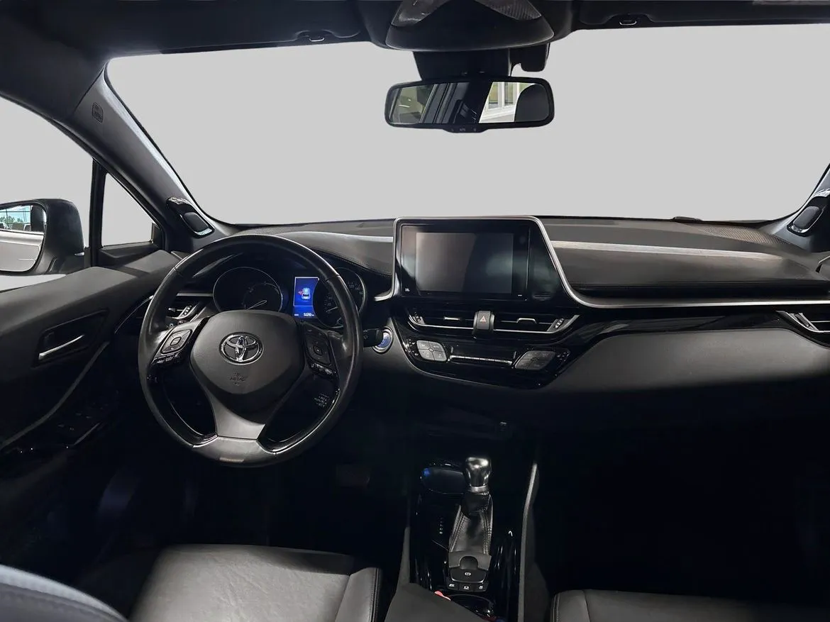 Vehicle image 11
