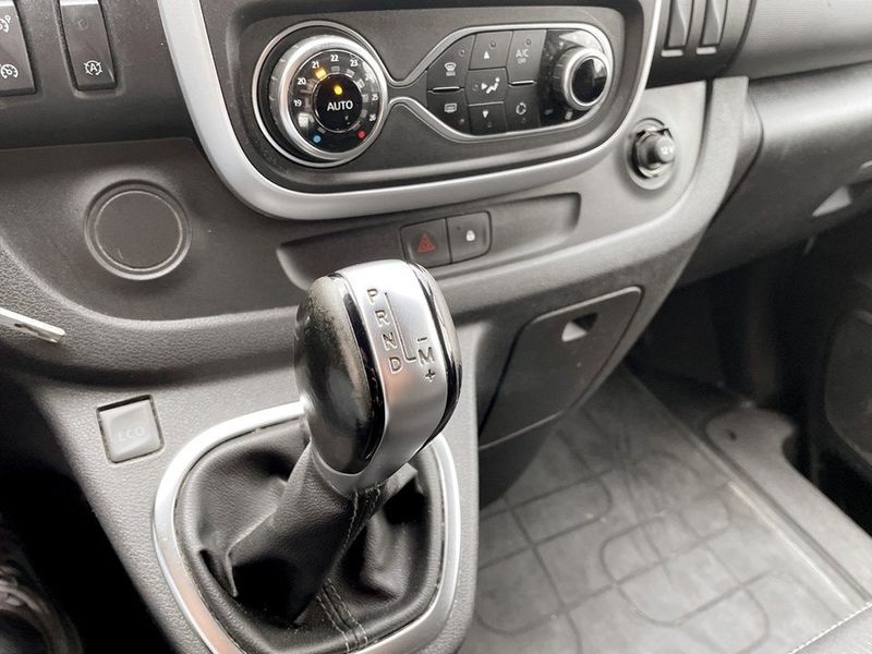 Nissan NV300 bild 18