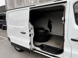 Nissan NV300 bild 20