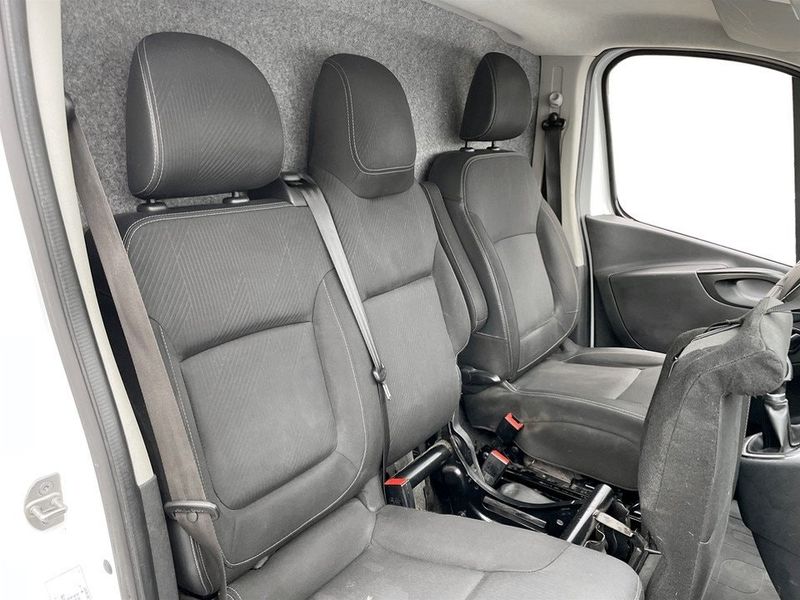 Nissan NV300 bild 19