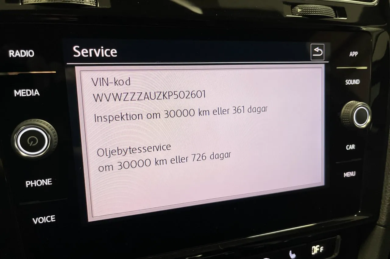 Vehicle image 24