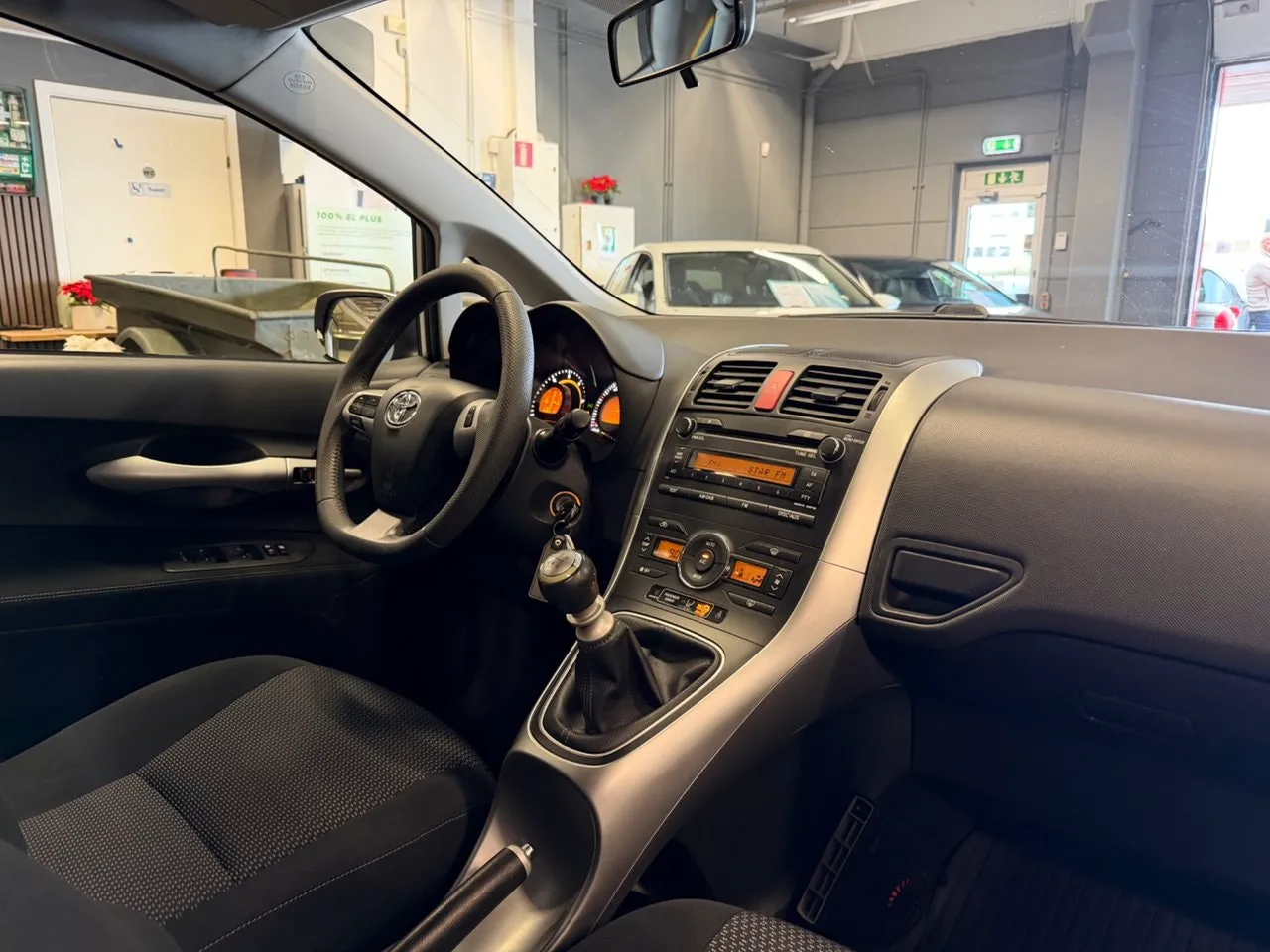 Vehicle image 21