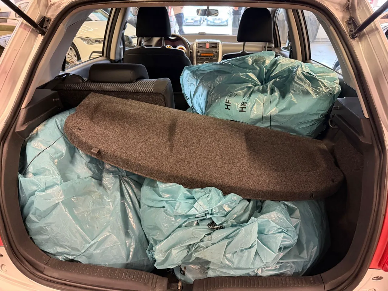 Vehicle image 25