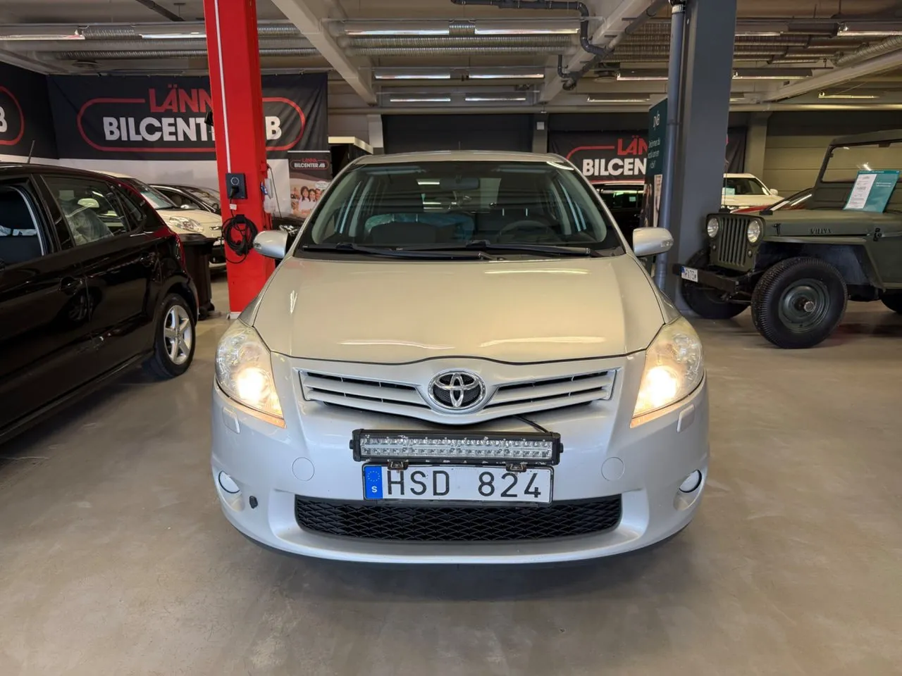 Vehicle image 2