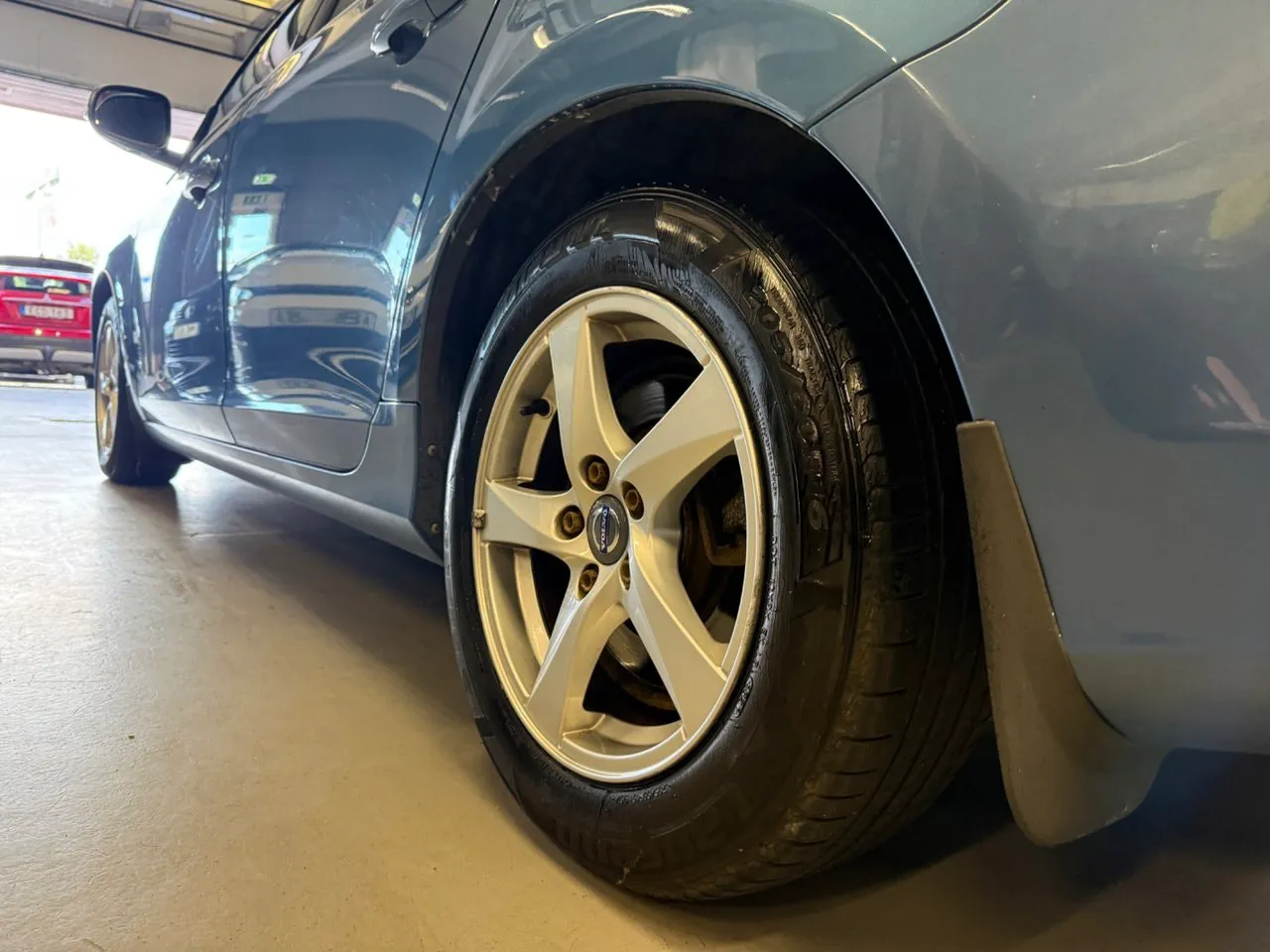 Vehicle image 8