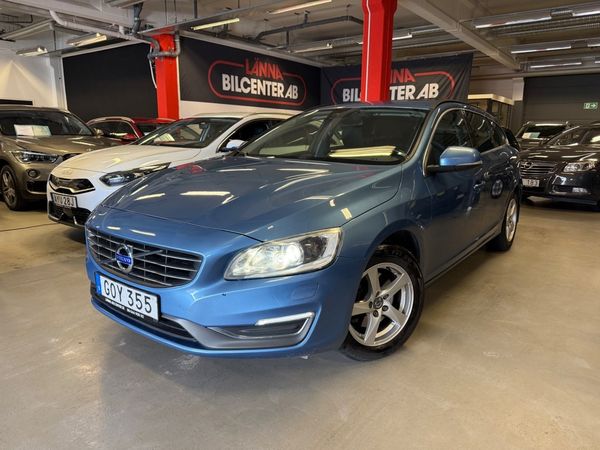 Volvo V60 D2 Automat Momentum Drag Kamrem bytt Låg årsskatt SoV - 2015