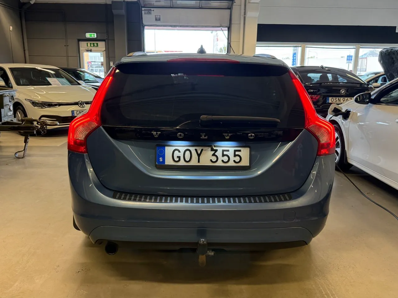 Vehicle image 6