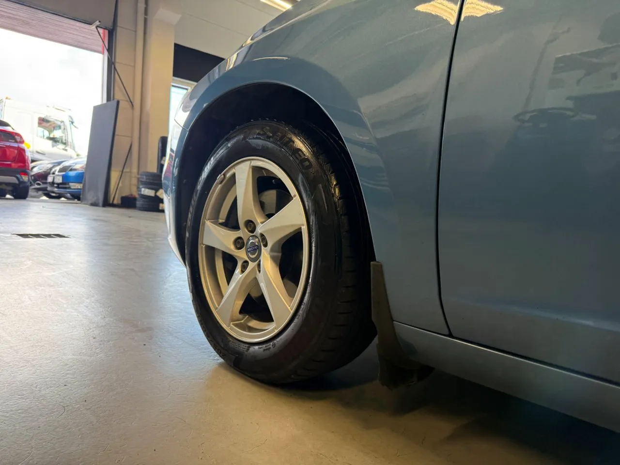 Vehicle image 9