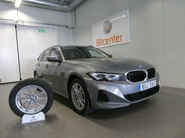BMW 330 e xDrive Aut-Drag-PDC-Navigation-Widescreen-SoV - 2024