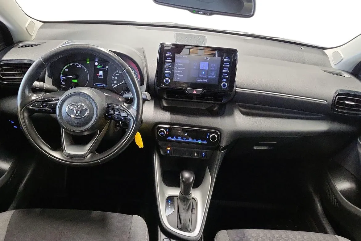 Vehicle image 8