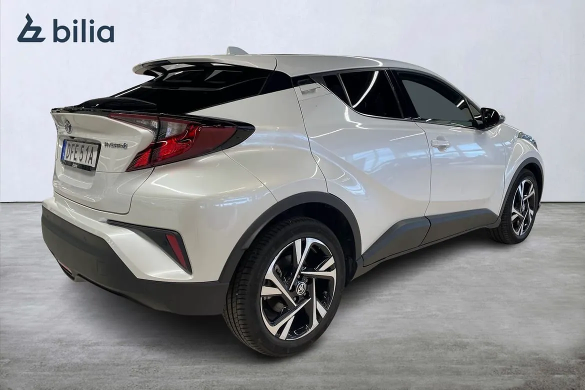 Vehicle image 18