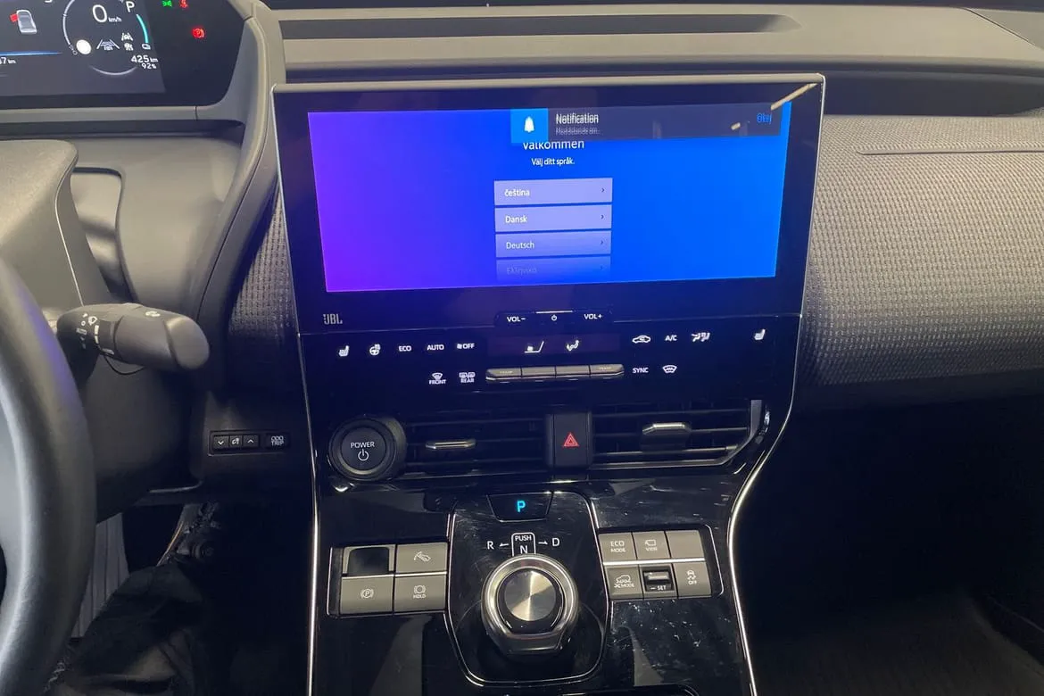 Vehicle image 14