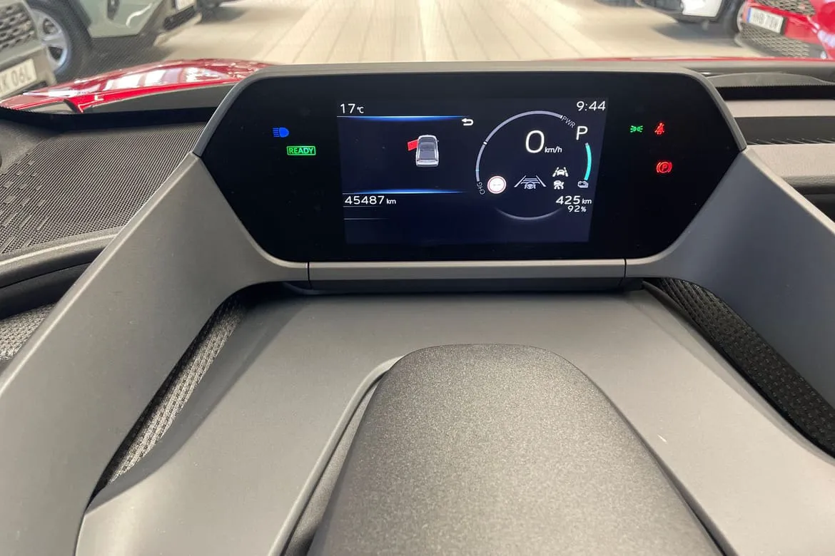 Vehicle image 15