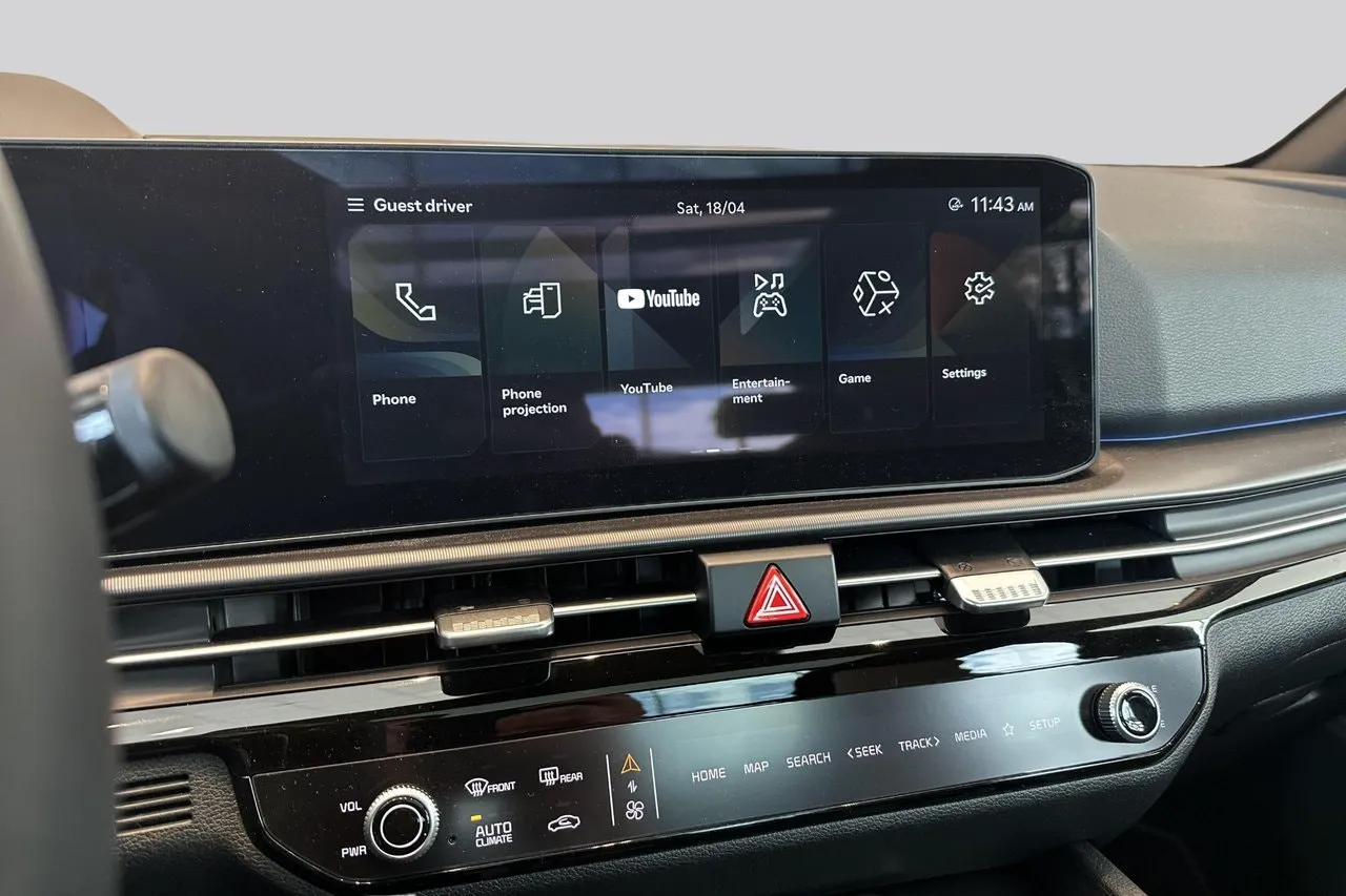 Vehicle image 18