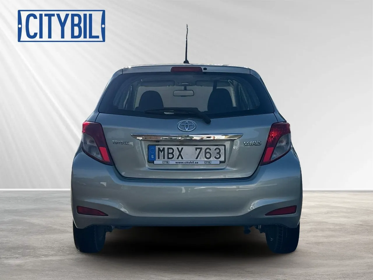 Vehicle image 10