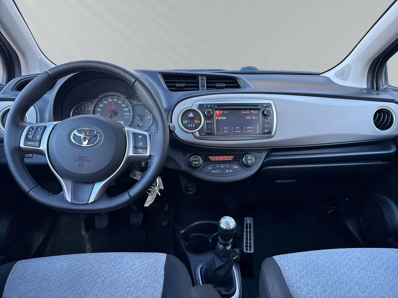 Vehicle image 15