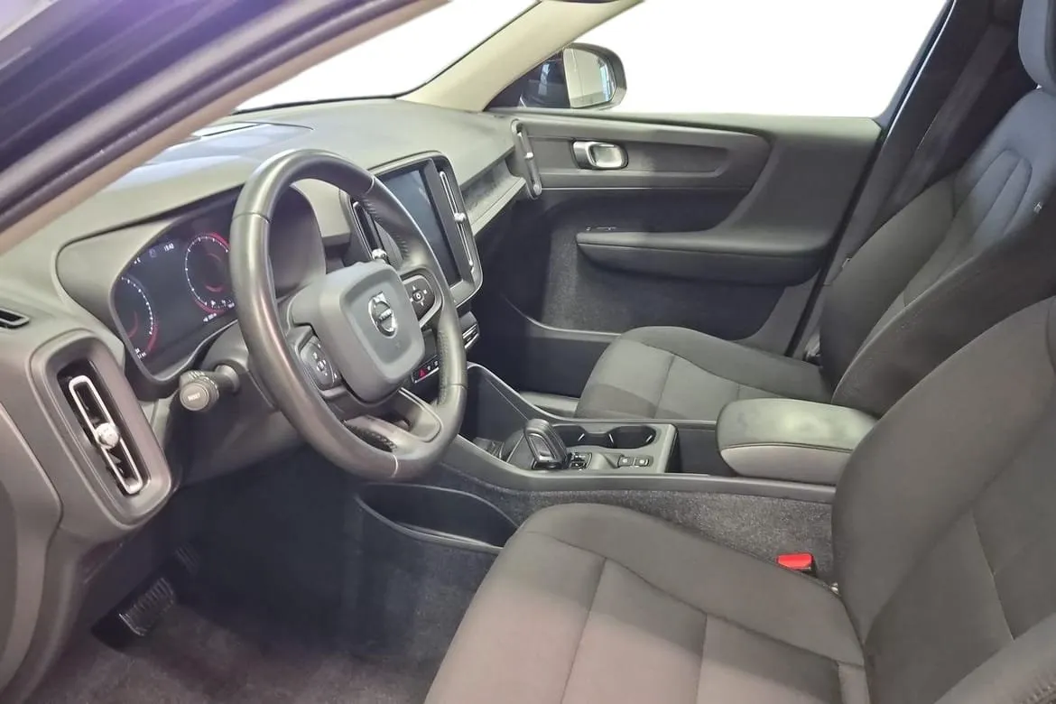 Vehicle image 27