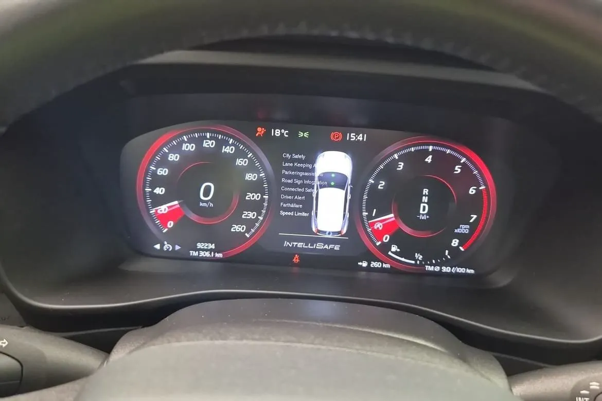 Vehicle image 30