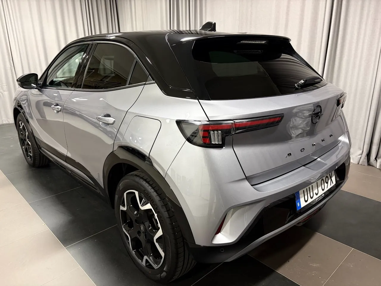 Vehicle image 2