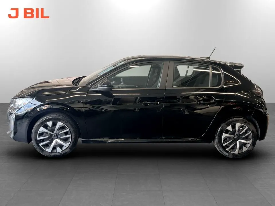 Vehicle image 18