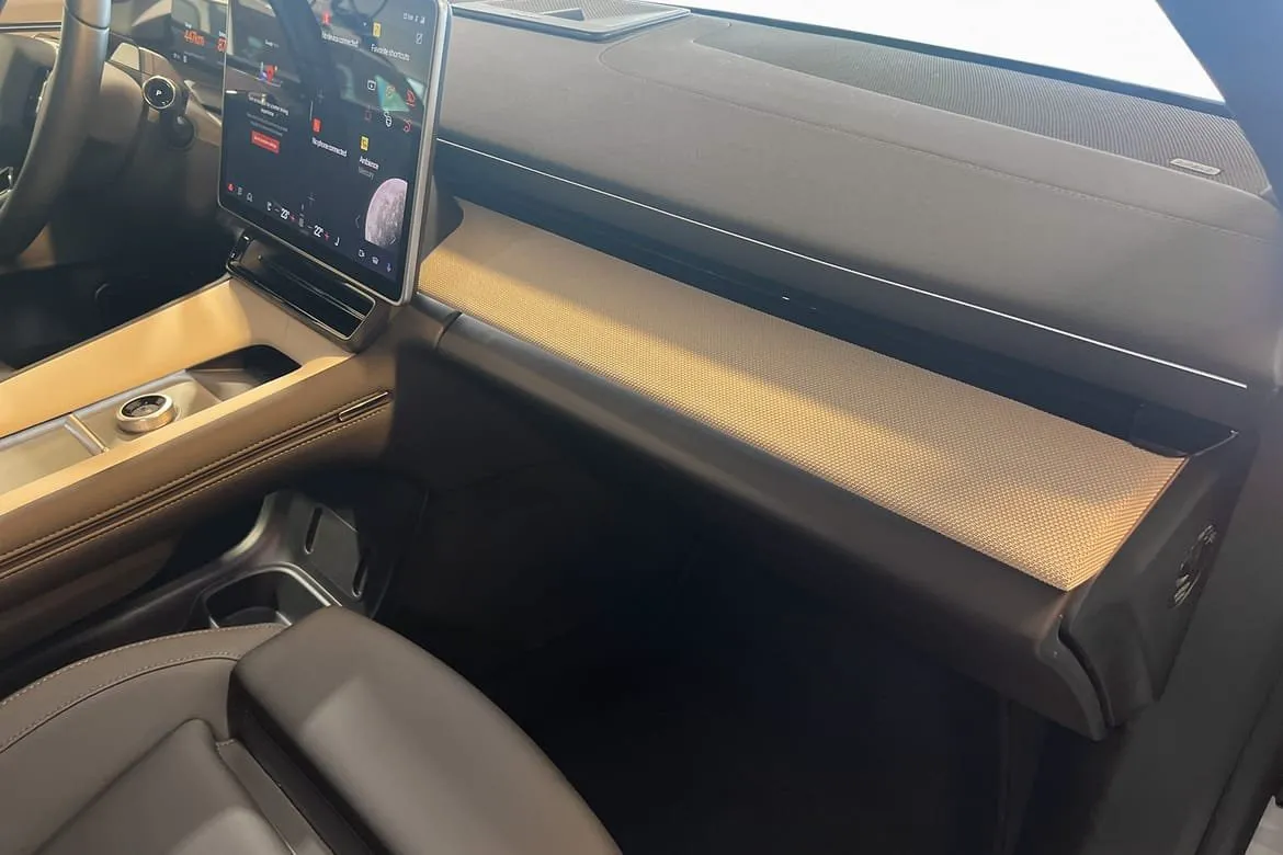 Vehicle image 20