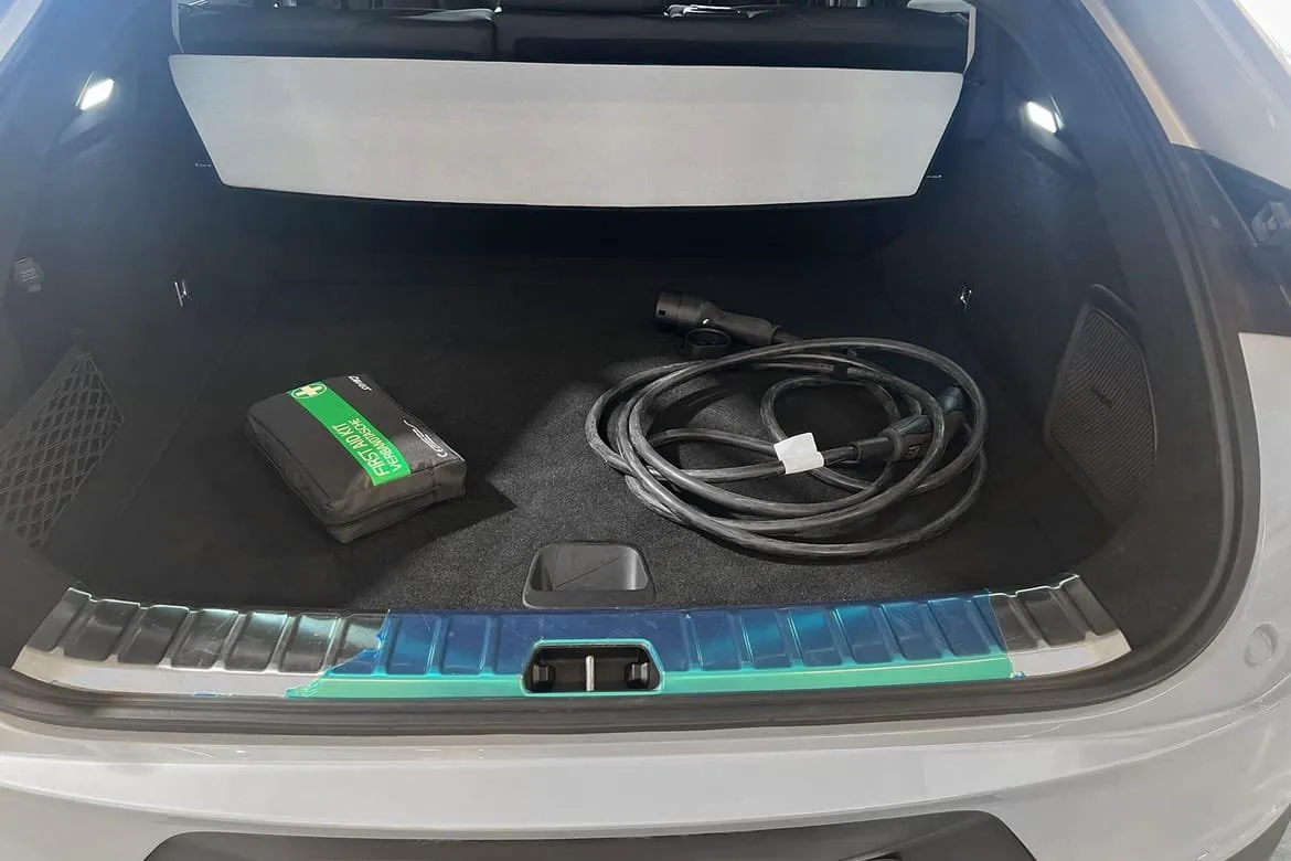 Vehicle image 18