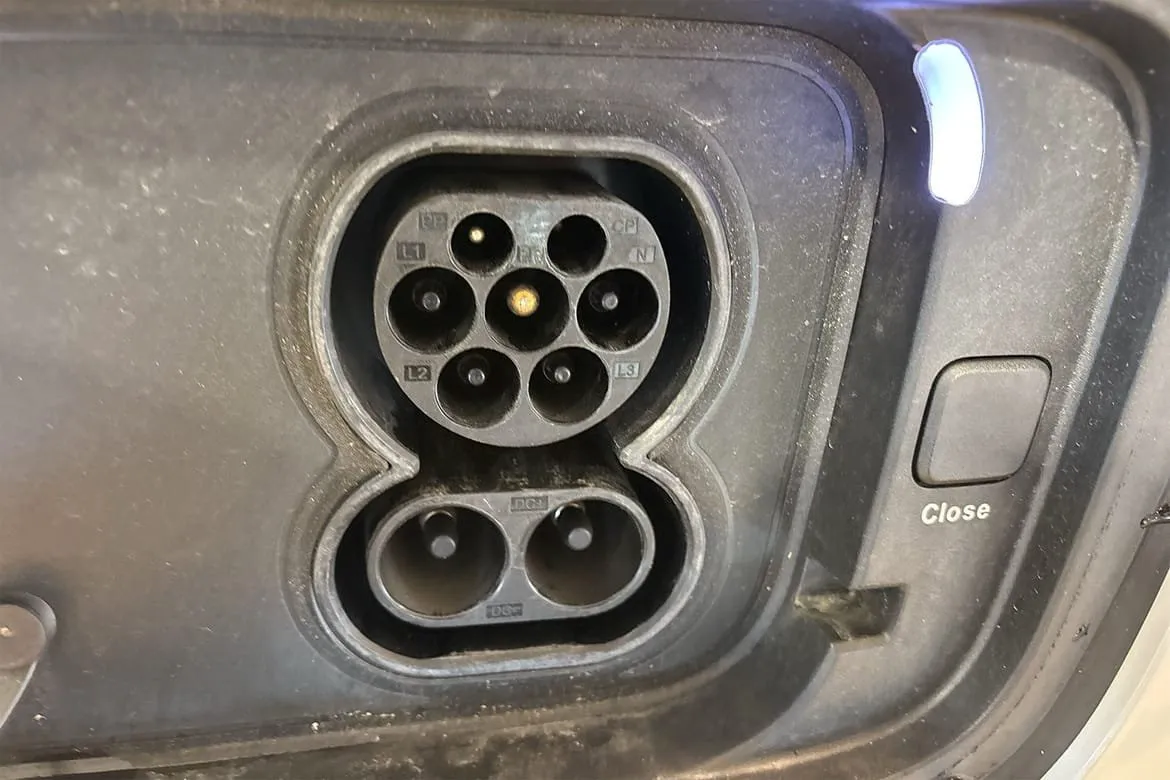 Vehicle image 30