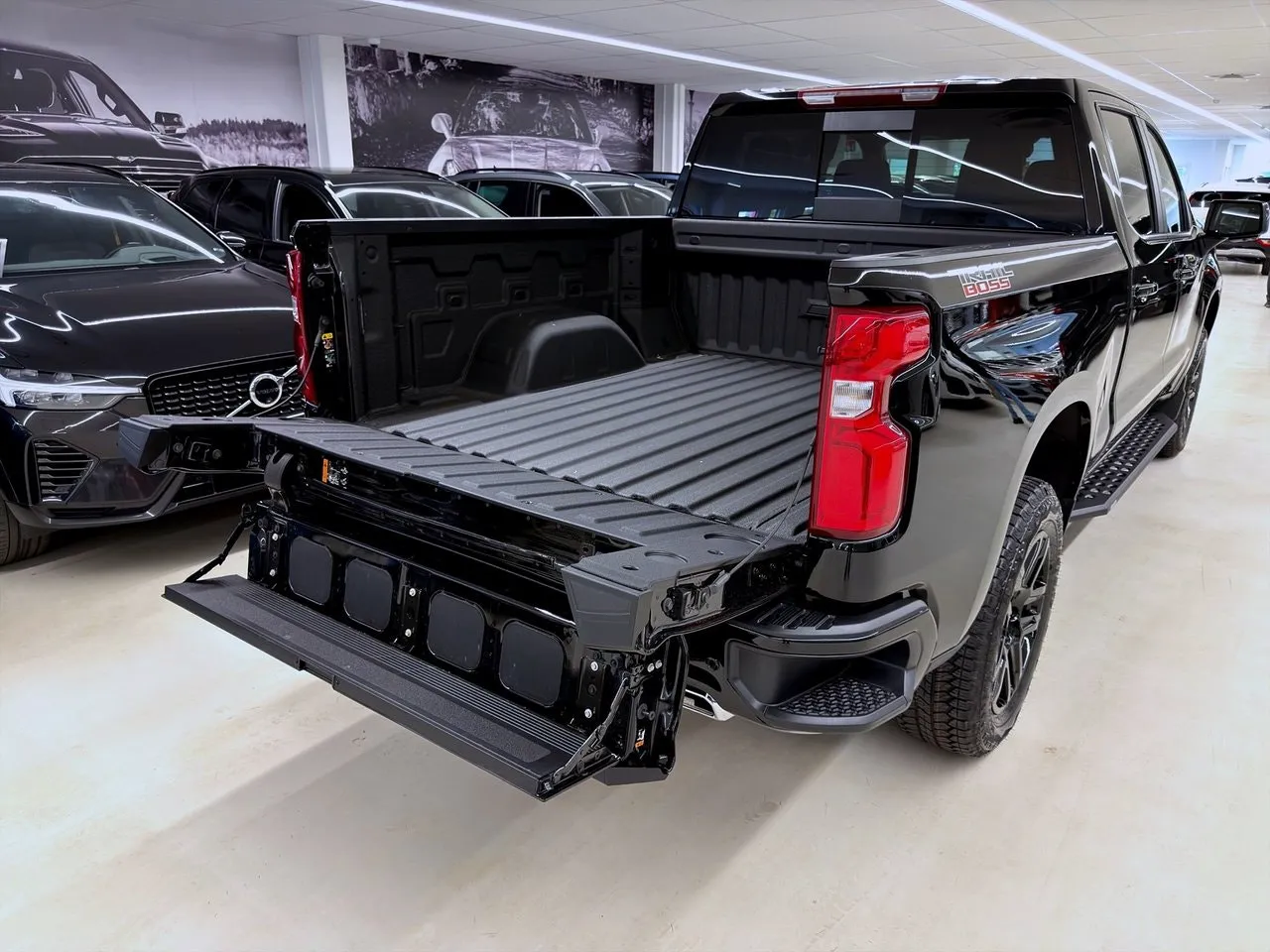 Vehicle image 19