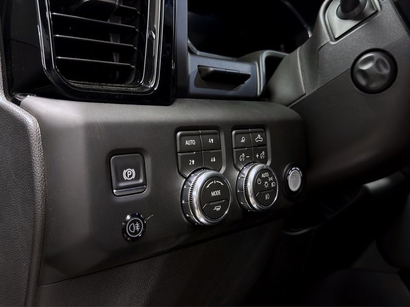 GMC Sierra bild 16