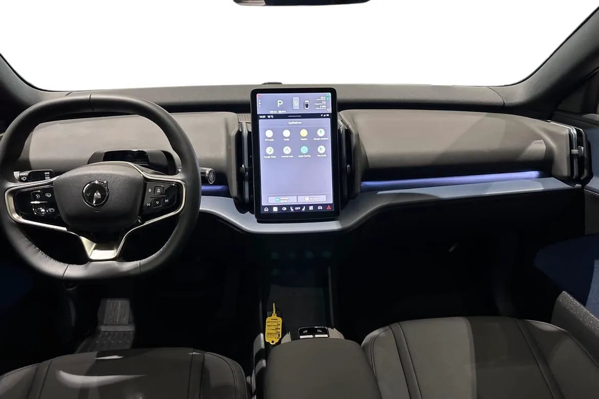 Vehicle image 9