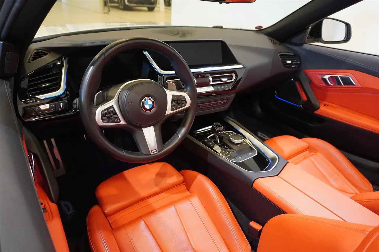 Vehicle image 7