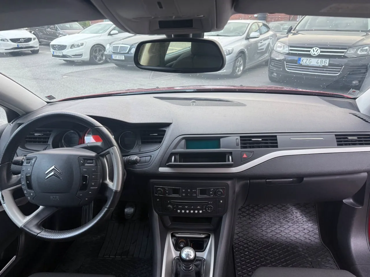 Vehicle image 7