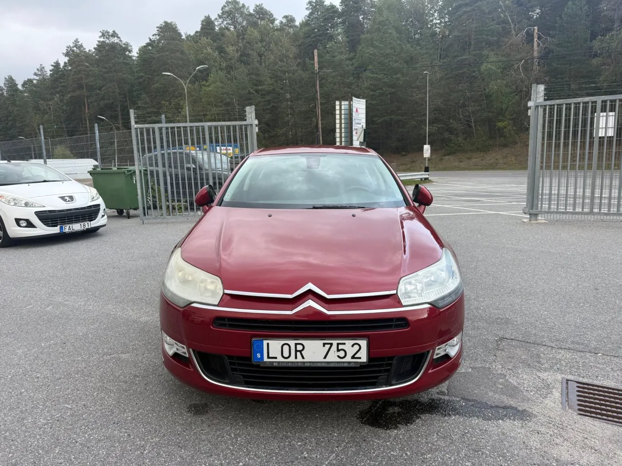 Vehicle image 6